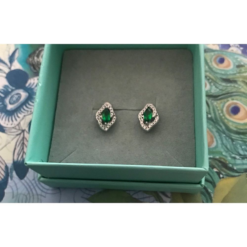 Beautiful Marquise Abstract Genuine Emerald & White Topaz Gemstone Stud Earrings